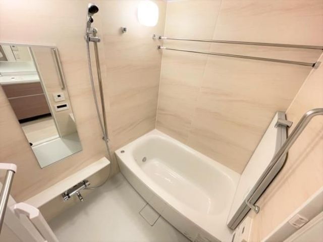 バス・シャワールーム　別部屋参考写真です