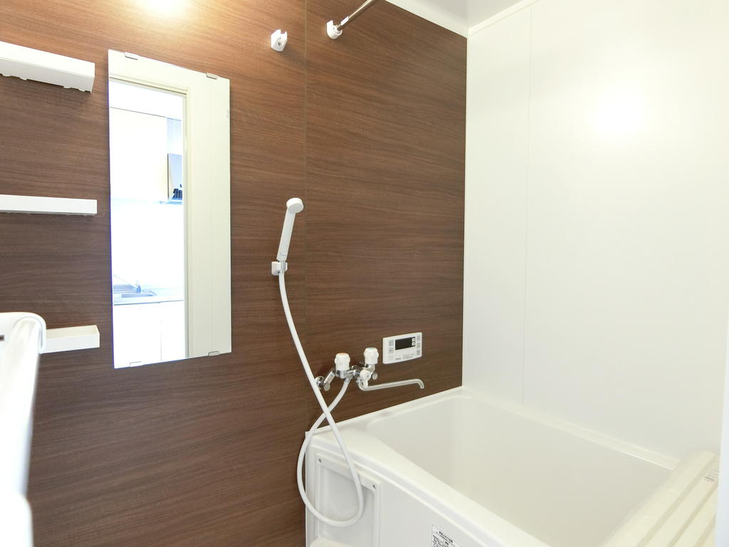 バス・シャワールーム　追い焚き可能なユニットバス