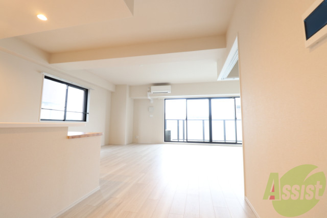 居室・リビング　広々リビングで日当たり良好♪