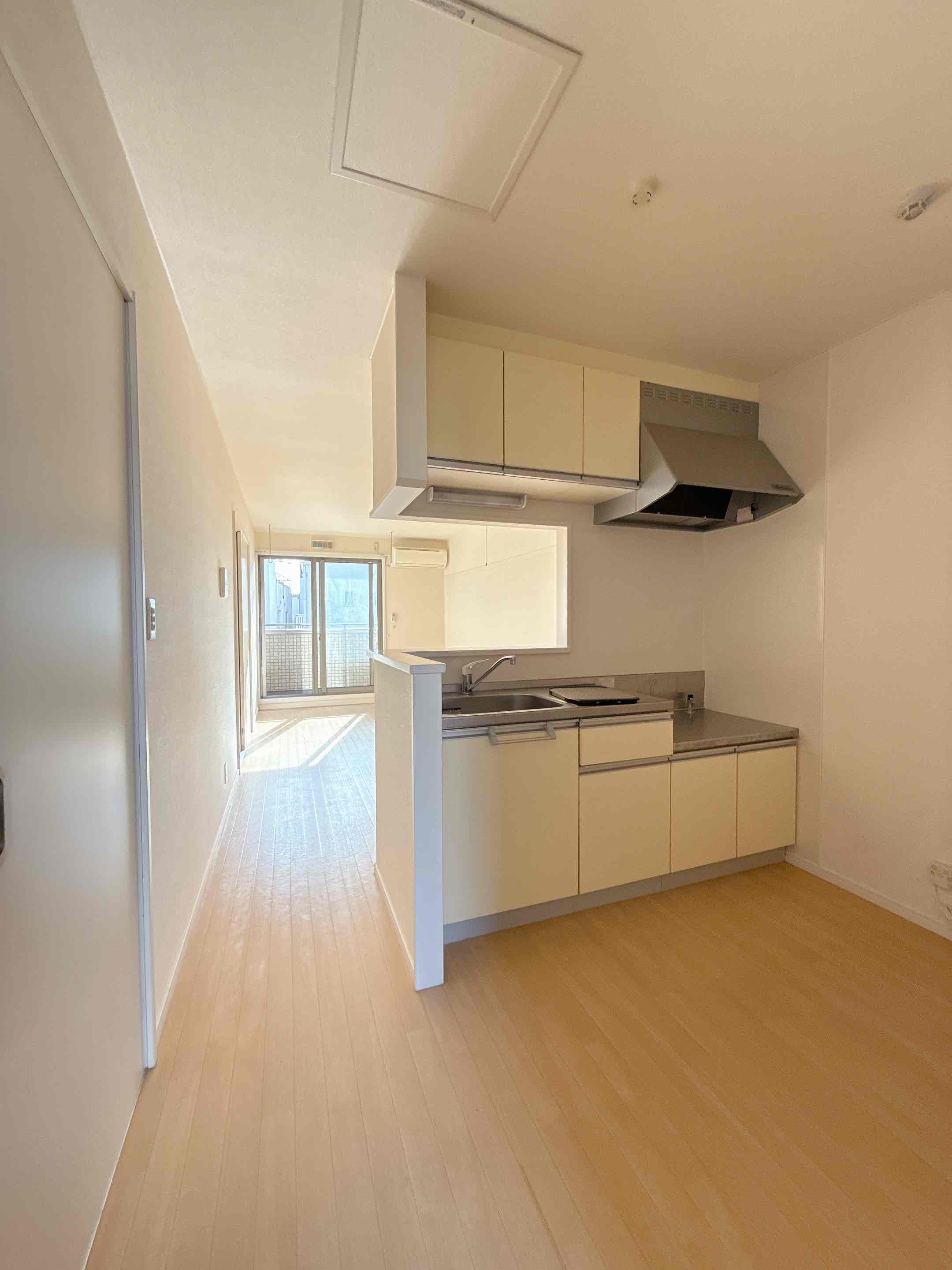 キッチン　同タイプのお部屋の写真です。