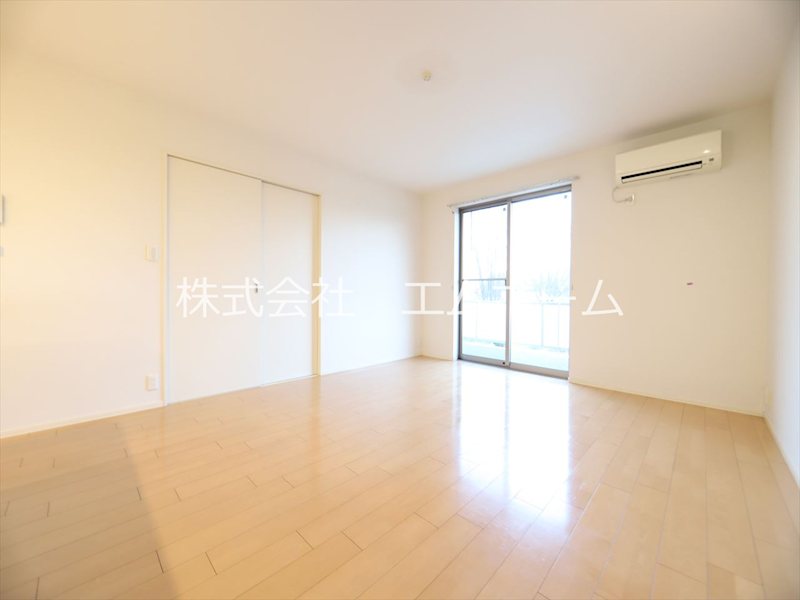 居室・リビング　ＬＤＫ16.1帖　カウンターキッチン　エアコン完備