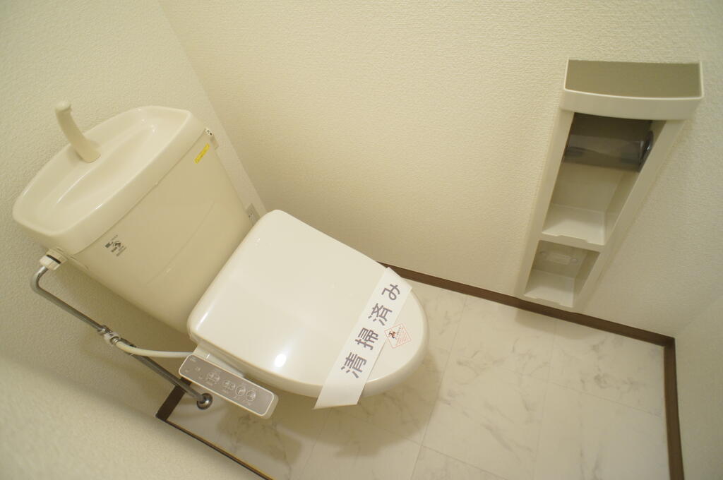 トイレ　温水洗浄便座付