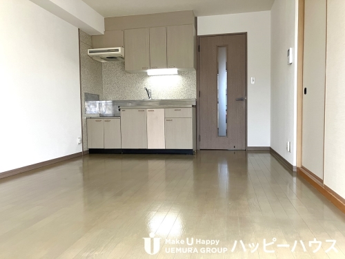 居室・リビング　別部屋参考画像。現況優先です。