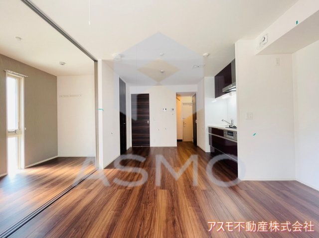 居室・リビング　同マンション別部屋参考写真