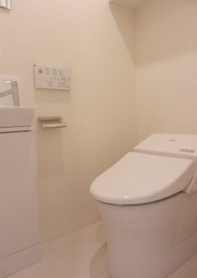 トイレ　落ち着いたトイレです