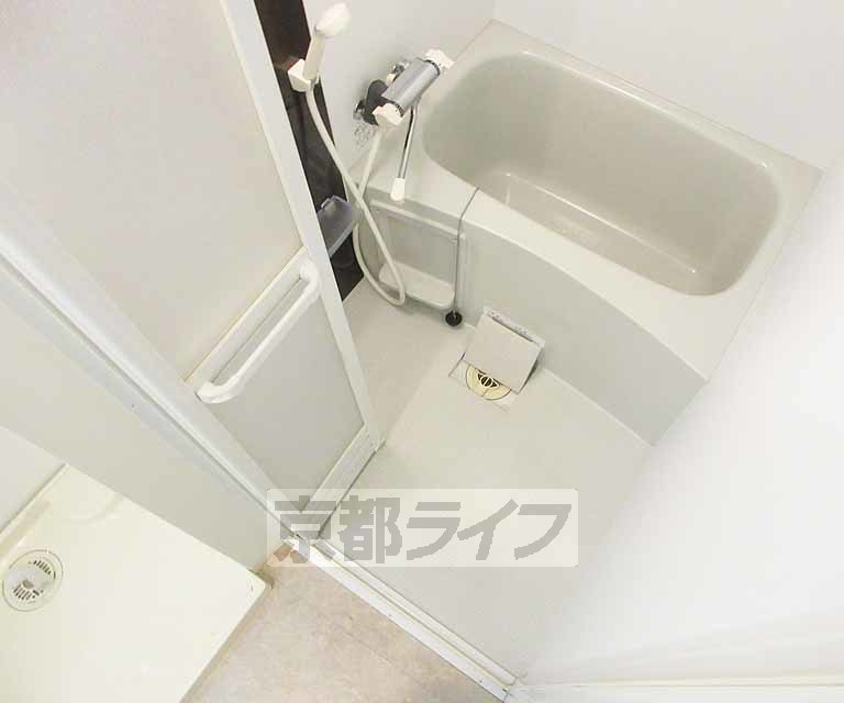 バス・シャワールーム　リラックスできるバスルームです・