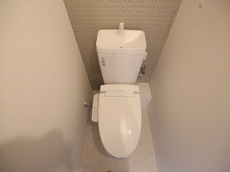 トイレ　温水洗浄暖房便座付トイレ