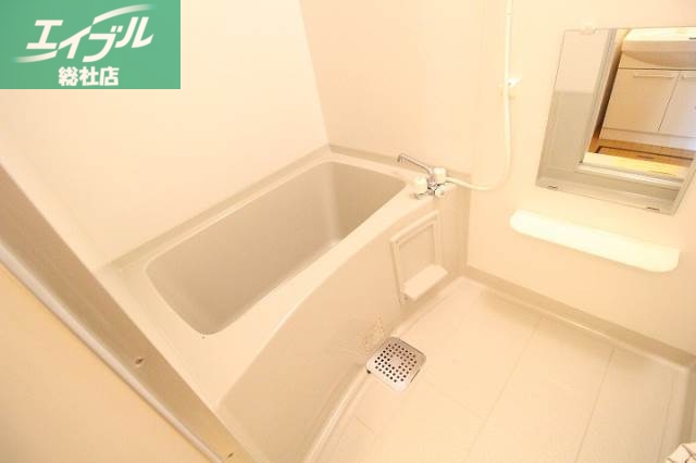 バス・シャワールーム　バスルーム