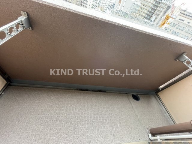 バルコニー　外からの目が気にならないバルコニーで洗濯物が干せます