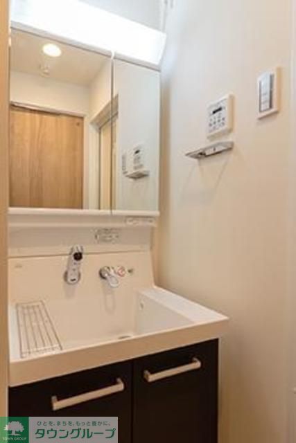 洗面設備　※写真は同タイプ住戸です。