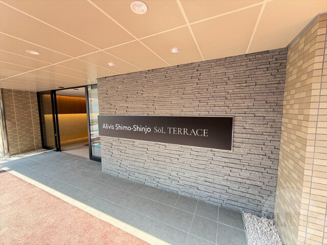 エントランス　オートロック付き