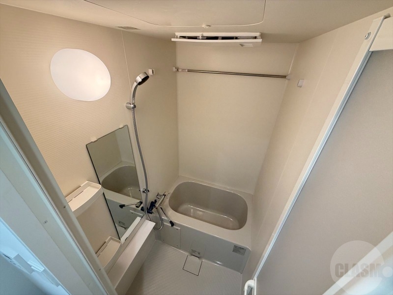 バス・シャワールーム　浴室乾燥機付きバスルーム