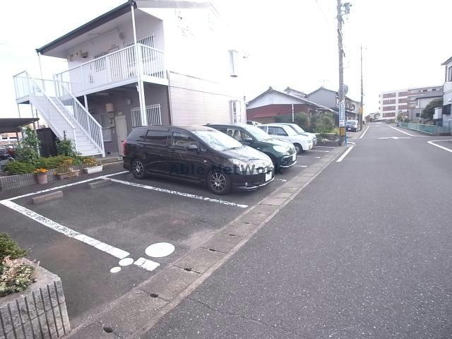 駐車場　駐車場