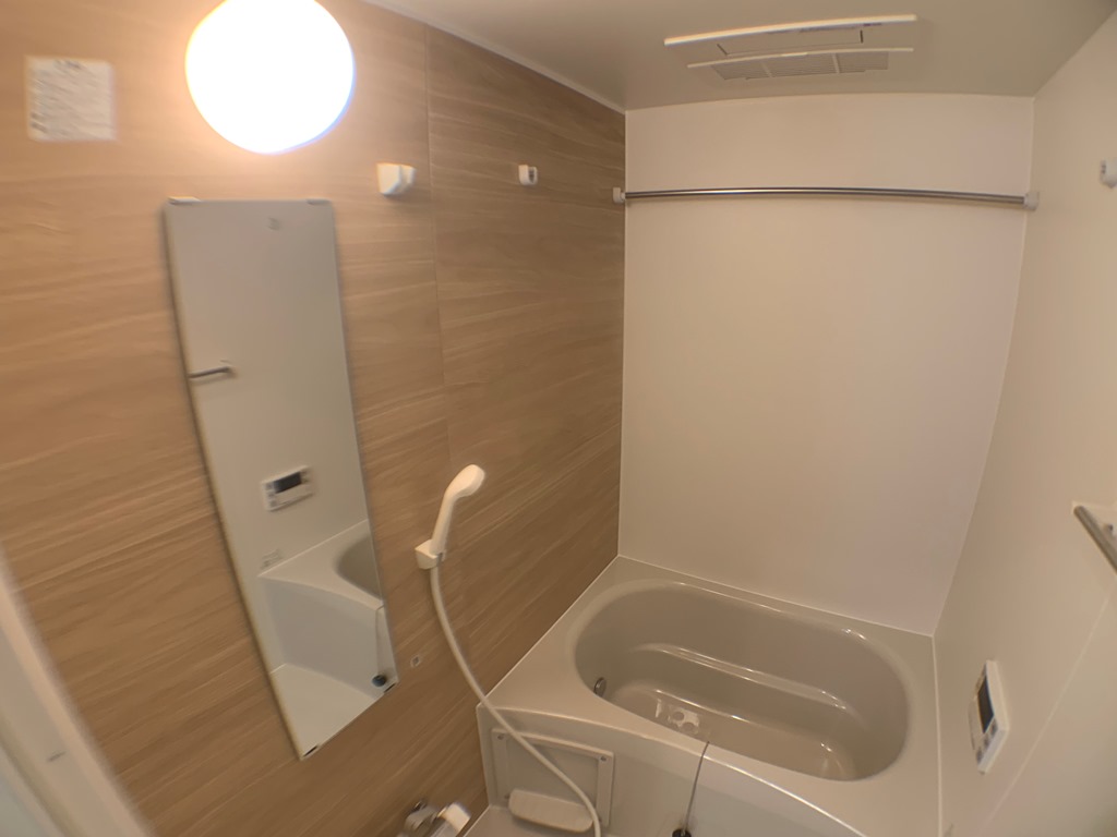 バス・シャワールーム　浴室乾燥・追い炊き機能付きのバスルーム♪