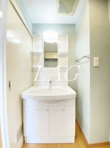 洗面設備　洗面台です。