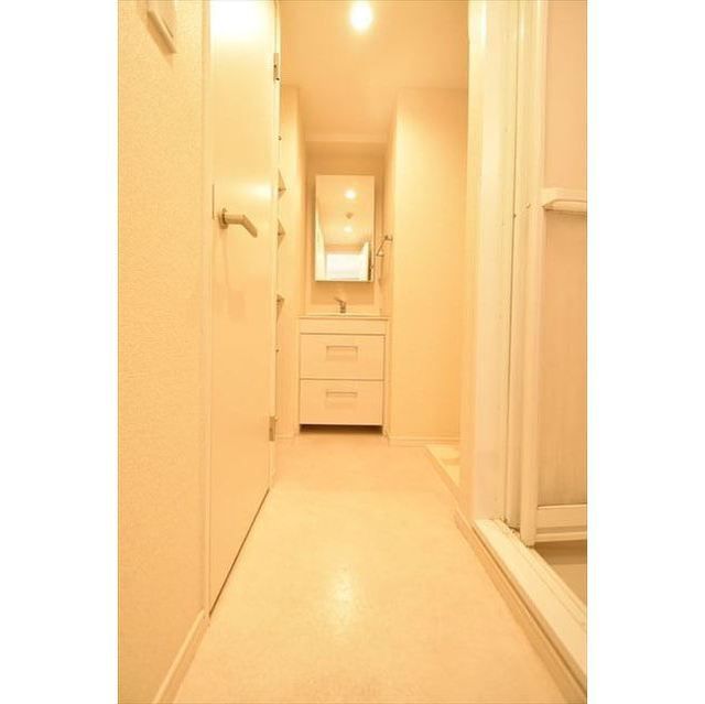 洗面設備　※別部屋の参考写真です。