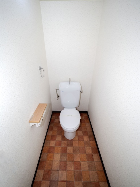 トイレ　温水洗浄便座の新設を予定しています