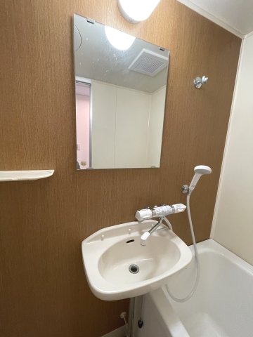 洗面設備　使いやすい洗面所です