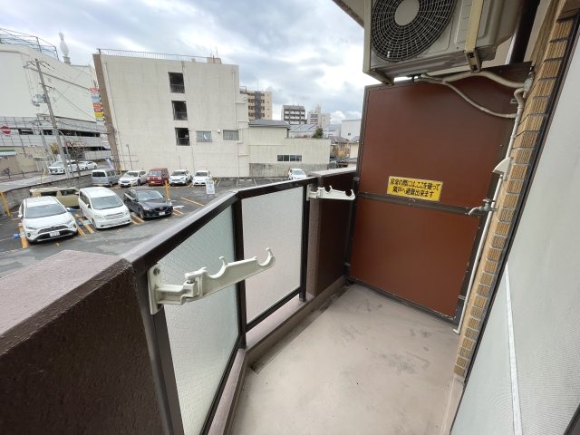 バルコニー　バルコニーがあります