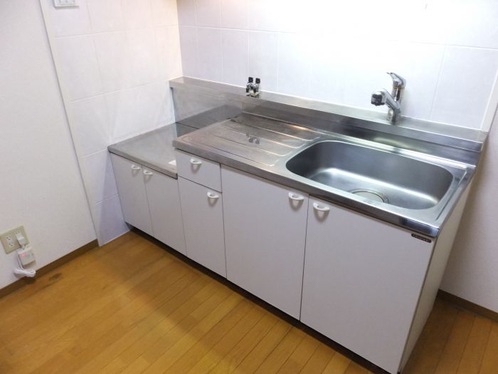 キッチン　※同マンション別室の参考写真です