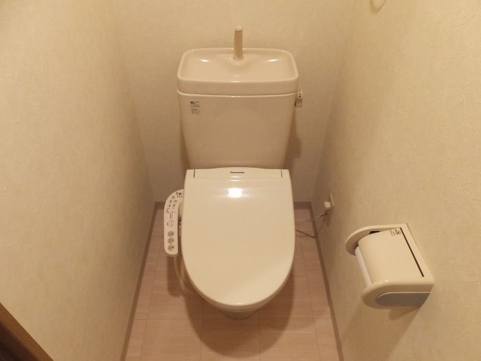 トイレ　※同マンション別室の参考写真です
