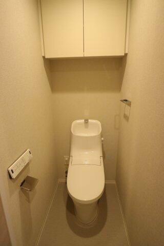 トイレ　別タイプ部屋　参考写真です