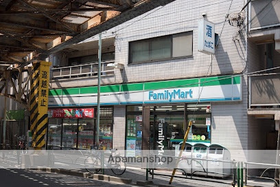 コンビニ　ファミリーマート 町屋店（コンビニ）まで108m