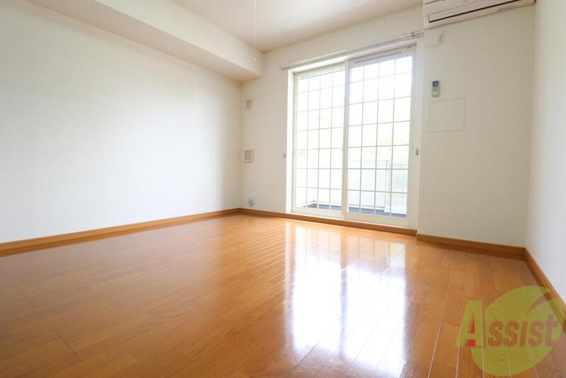 居室・リビング　室リフォーム済みでピカピカのお部屋です。