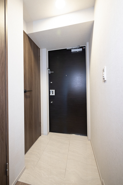 玄関　※写真は同タイプ住戸です。