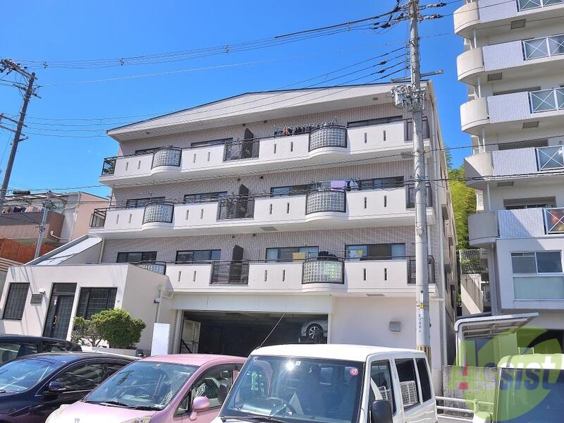 建物外観　吹田市山田東「ルミエール万博公園」