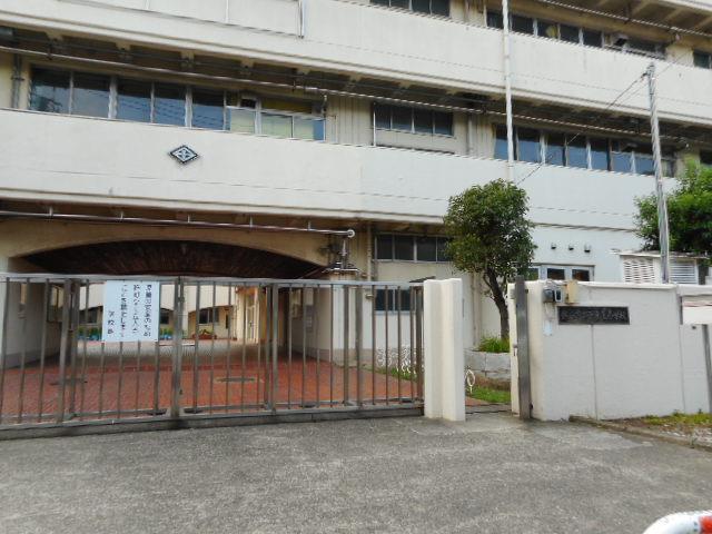 小学校　横浜市立西寺尾小学校（小学校）まで438m