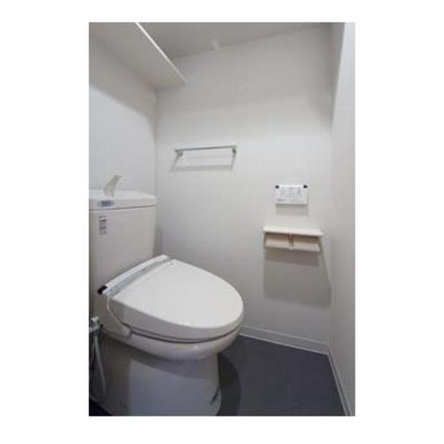 トイレ　※写真は同タイプ住戸です。