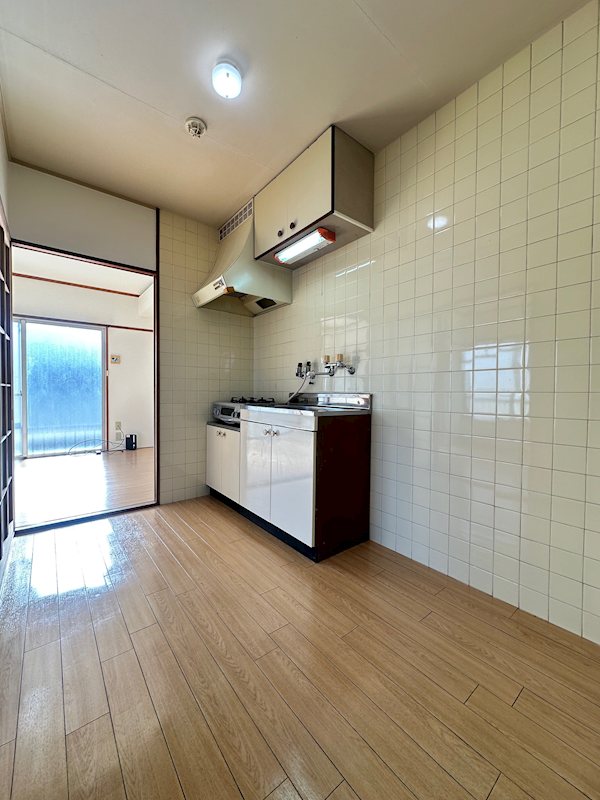 居室・リビング　※別部屋　参考写真　床の色異なります