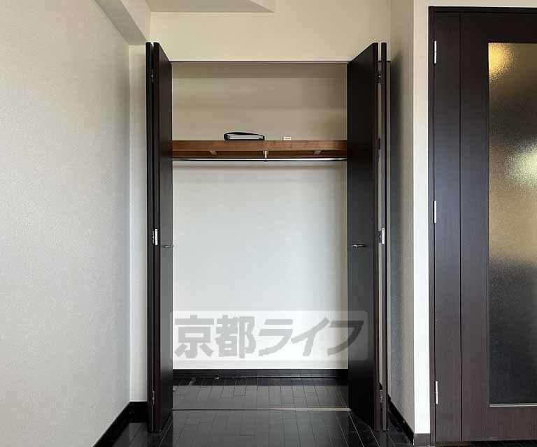 収納　十分な収納力を確保したクローゼットです。