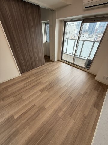 居室・リビング　※写真は同じマンションの違う部屋のものになります。反転タイプ