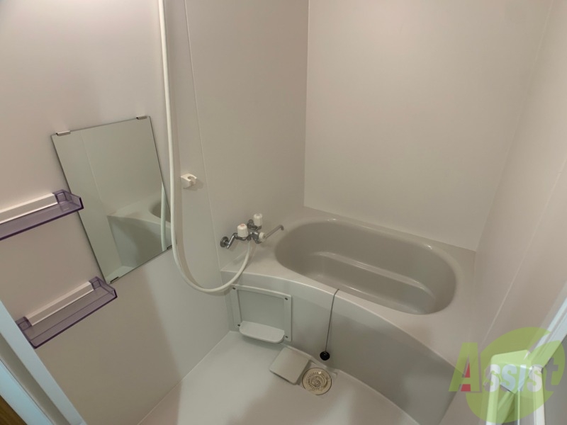 バス・シャワールーム　ユニットバスです。疲れを癒すのに欠かせませんね！