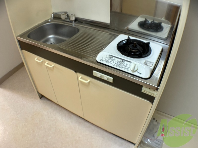 キッチン　キッチンは１口コンロになっており、一人暮らしには十分です。