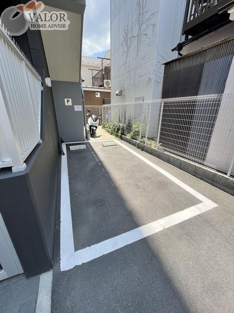 駐車場　庭