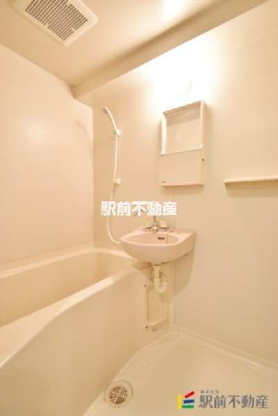バス・シャワールーム　写真は別部屋