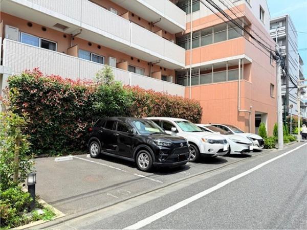 駐車場　駐車場完備です