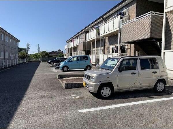駐車場　駐車場