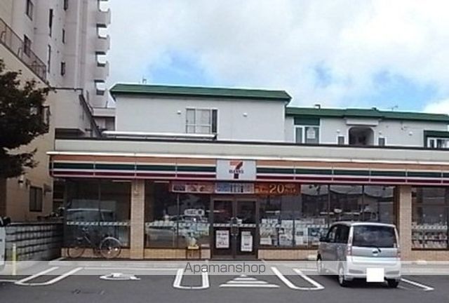 コンビニ　セブンイレブン（コンビニ）まで220m