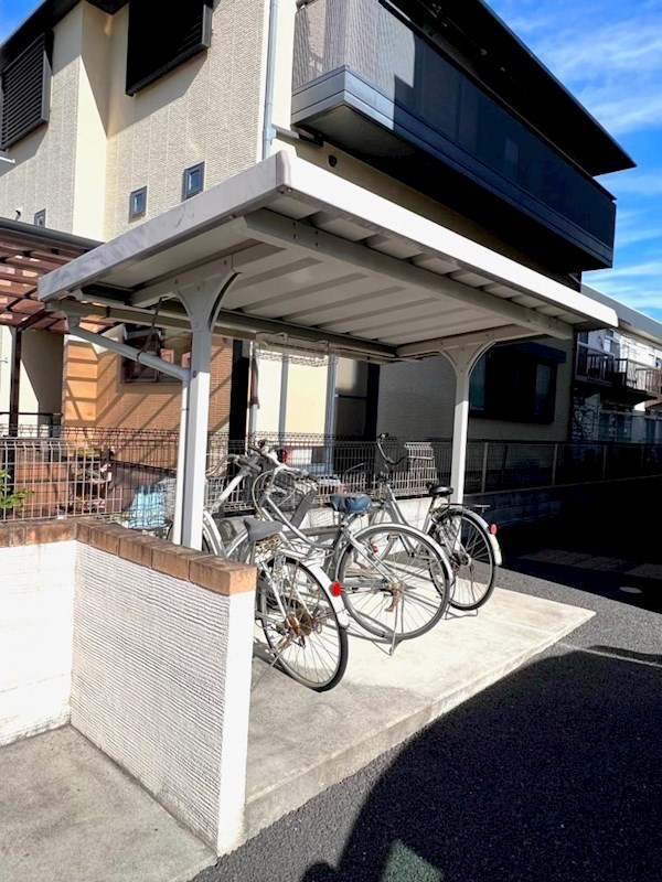 その他共有部分　屋根付き駐輪場