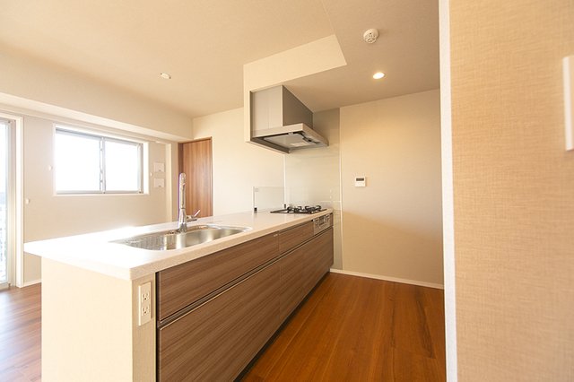キッチン　※写真は同タイプ住戸です。