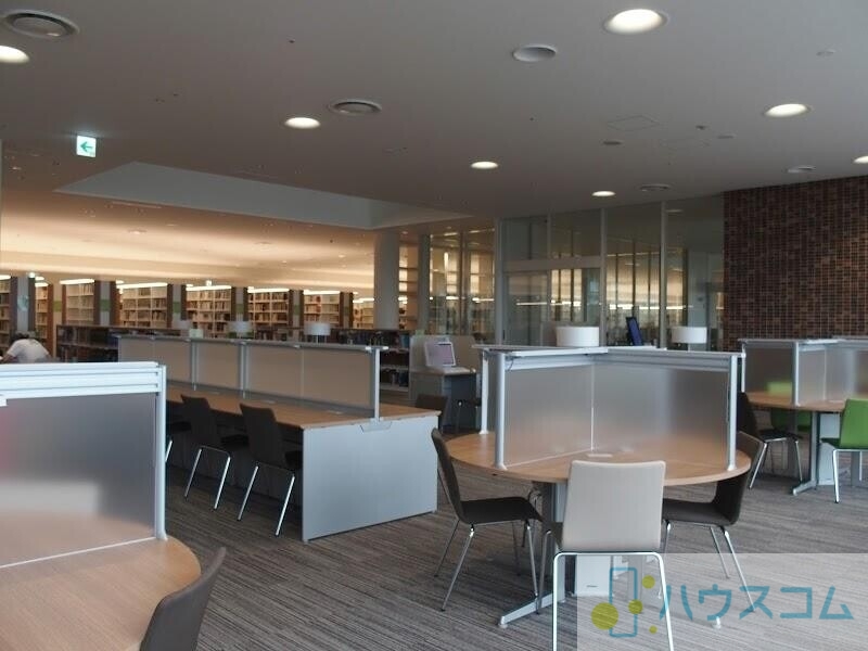 図書館　立命館大学 OICライブラリー（図書館）（図書館）まで520m
