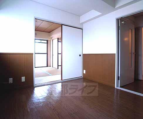 その他共有部分　建物入口です。