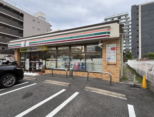 コンビニ　セブンイレブン名古屋富士見町店（コンビニ）まで1m