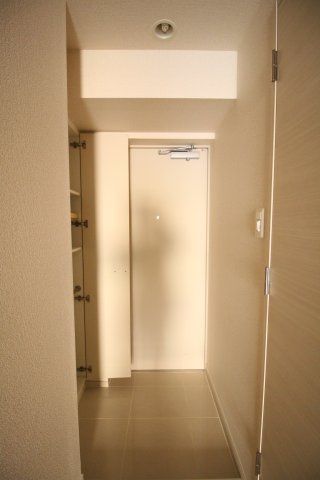 玄関　（別タイプ参考写真）メイクスデザイン王子　北区王子2