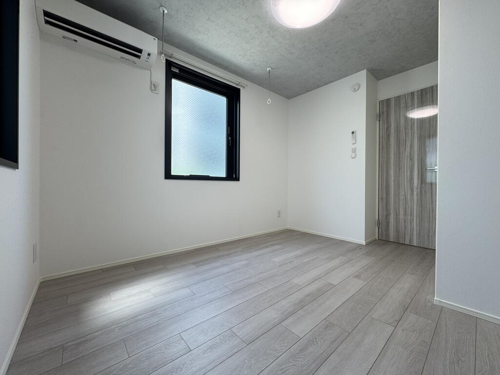 居室・リビング　反転タイプ別部屋の写真です。
