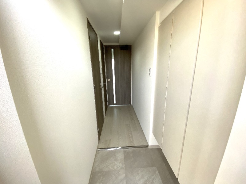 玄関　玄関を一歩入ると・・・こんな感じです。